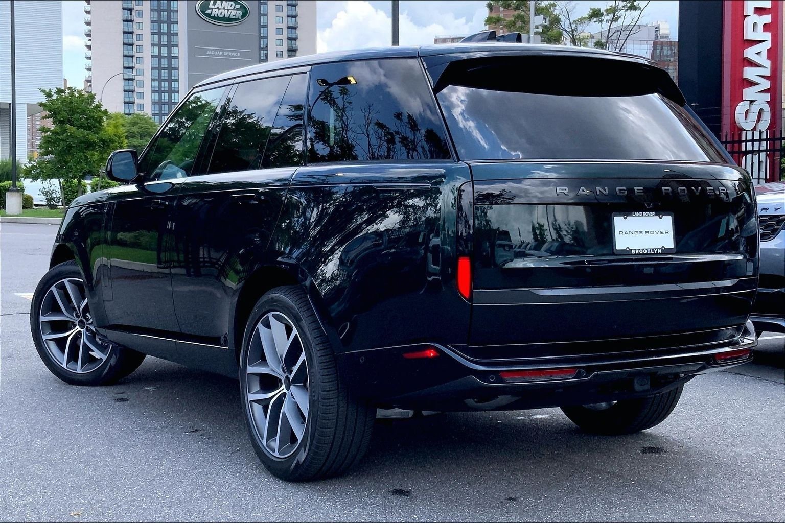 New 2026 British Racing Green Land Rover SE image 12