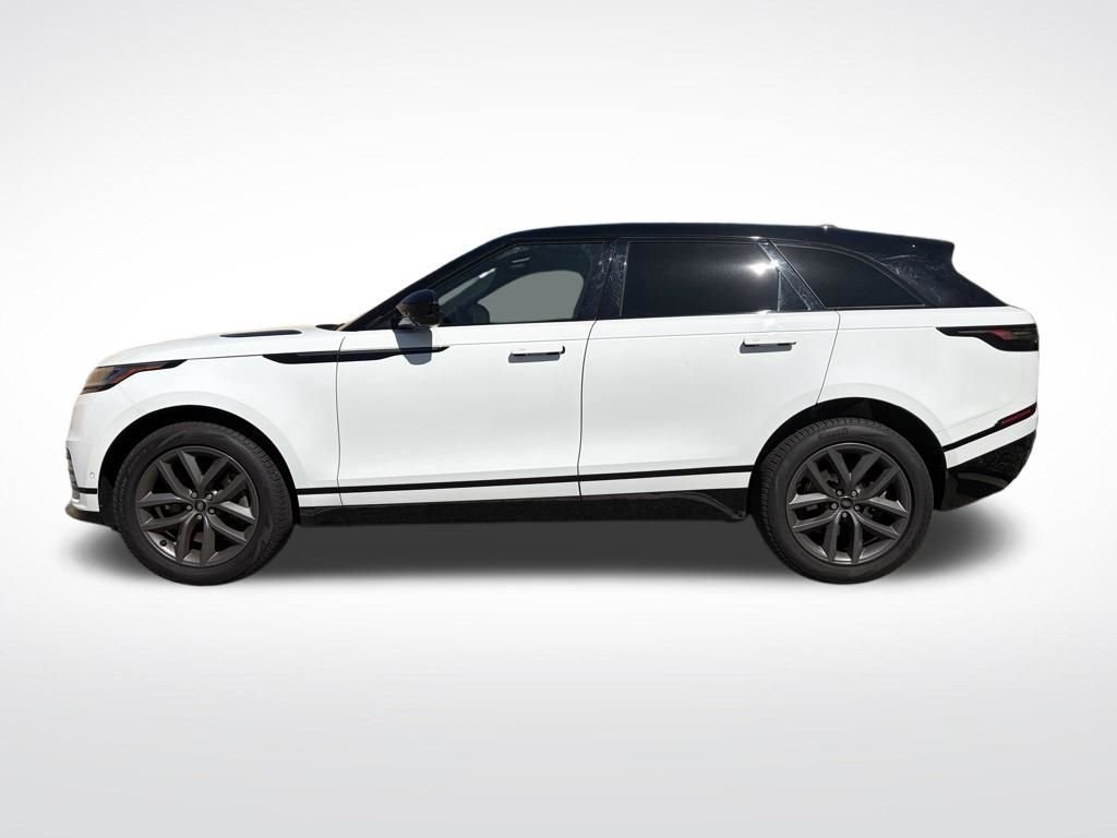 Used 2026 White Land Rover Dynamic SE image 4