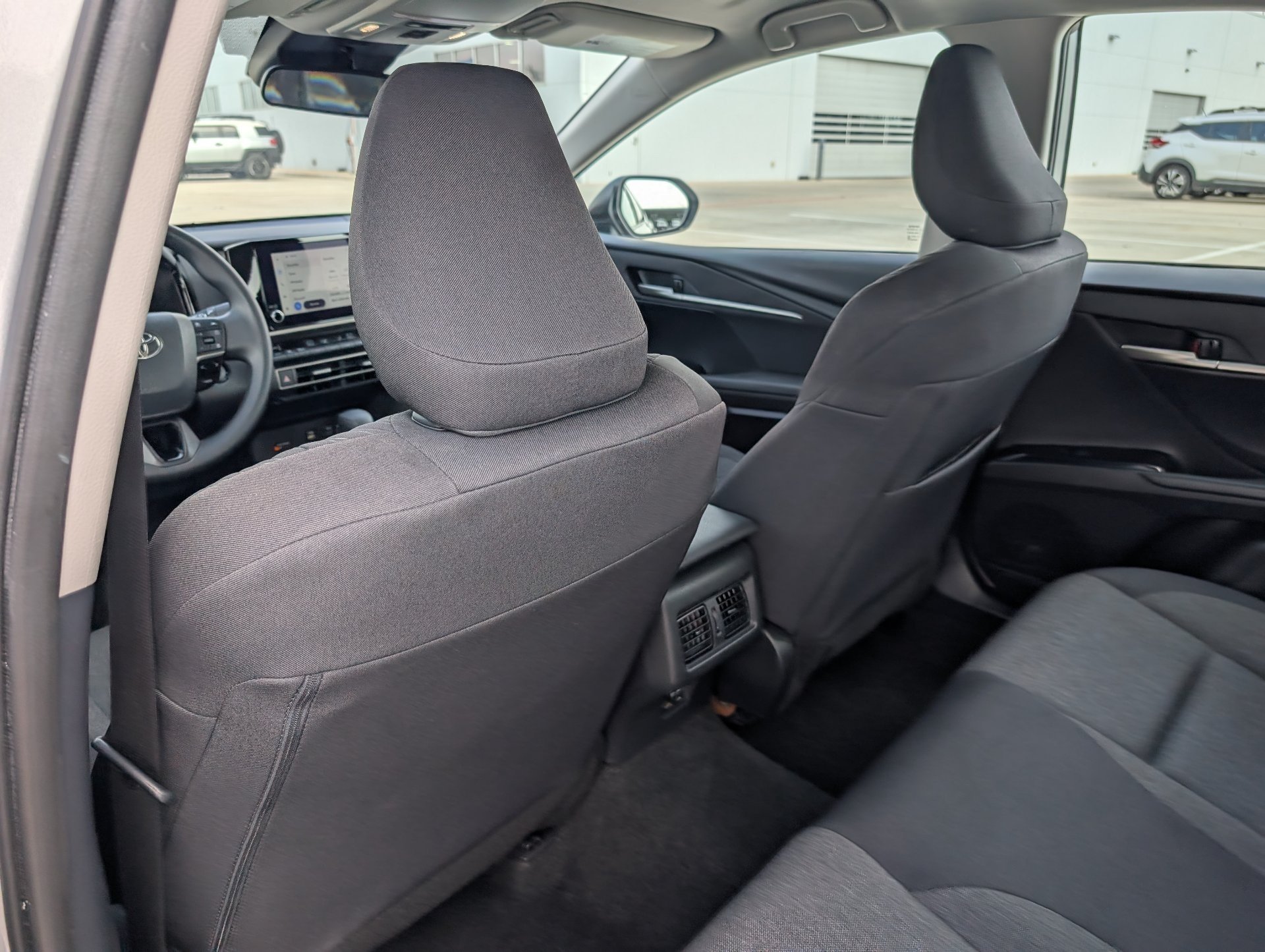 2025 Toyota Camry LE - Photo 25