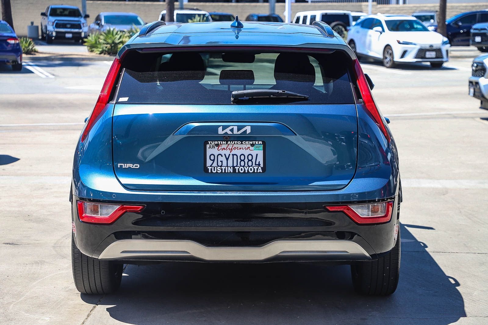 Used 2023 Blue Kia Wind image 7