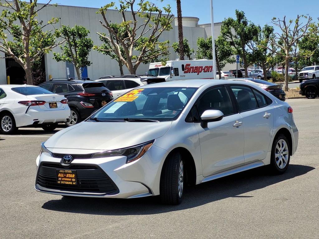 Used 2025 Silver Toyota LE image 8