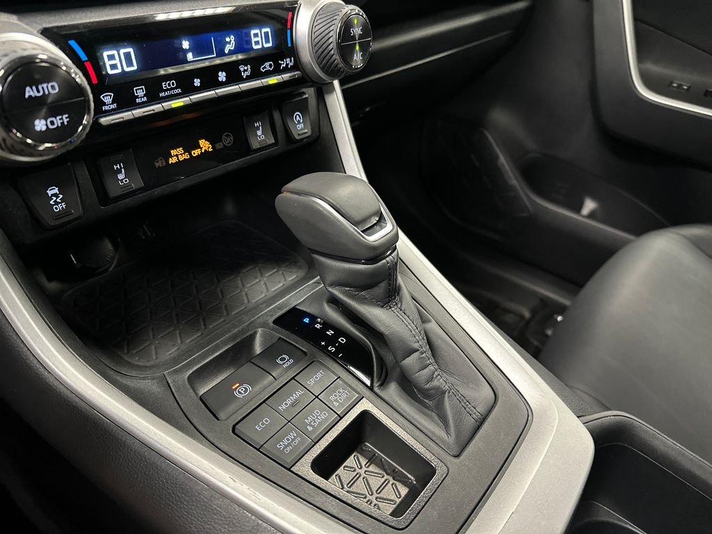 Used 2024 Beige Toyota XLE Premium image 25