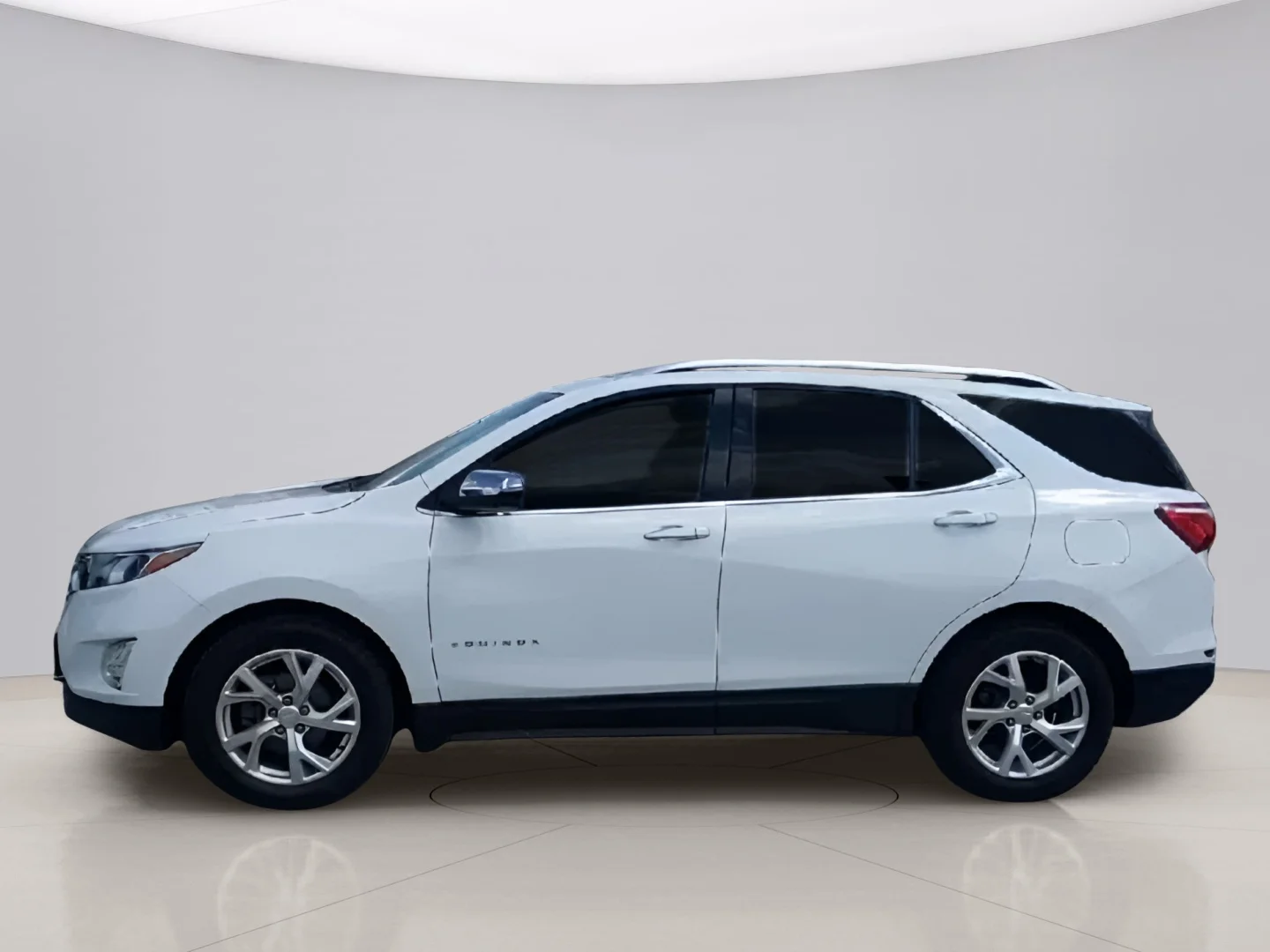 Used 2020 White Chevrolet FWD image 5