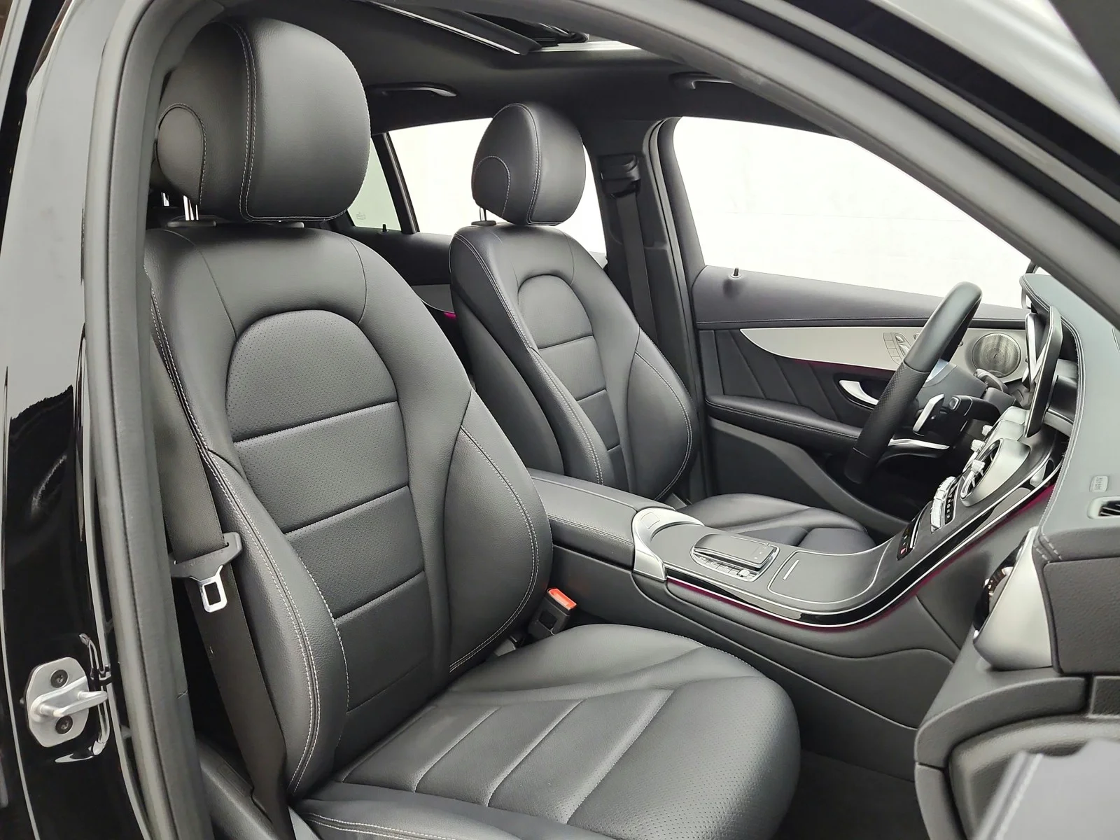 Used 2023 Black Mercedes-Benz GLC 300 4MATIC® Coupe image 26