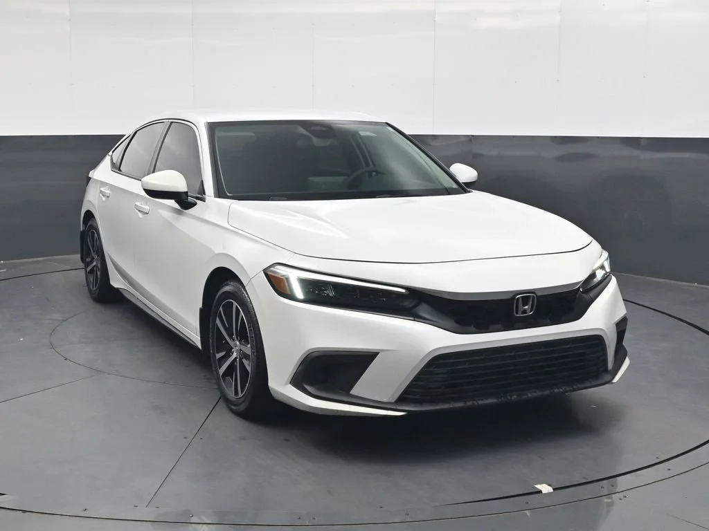 Used 2023 Platinum White Pearl Honda LX image 2