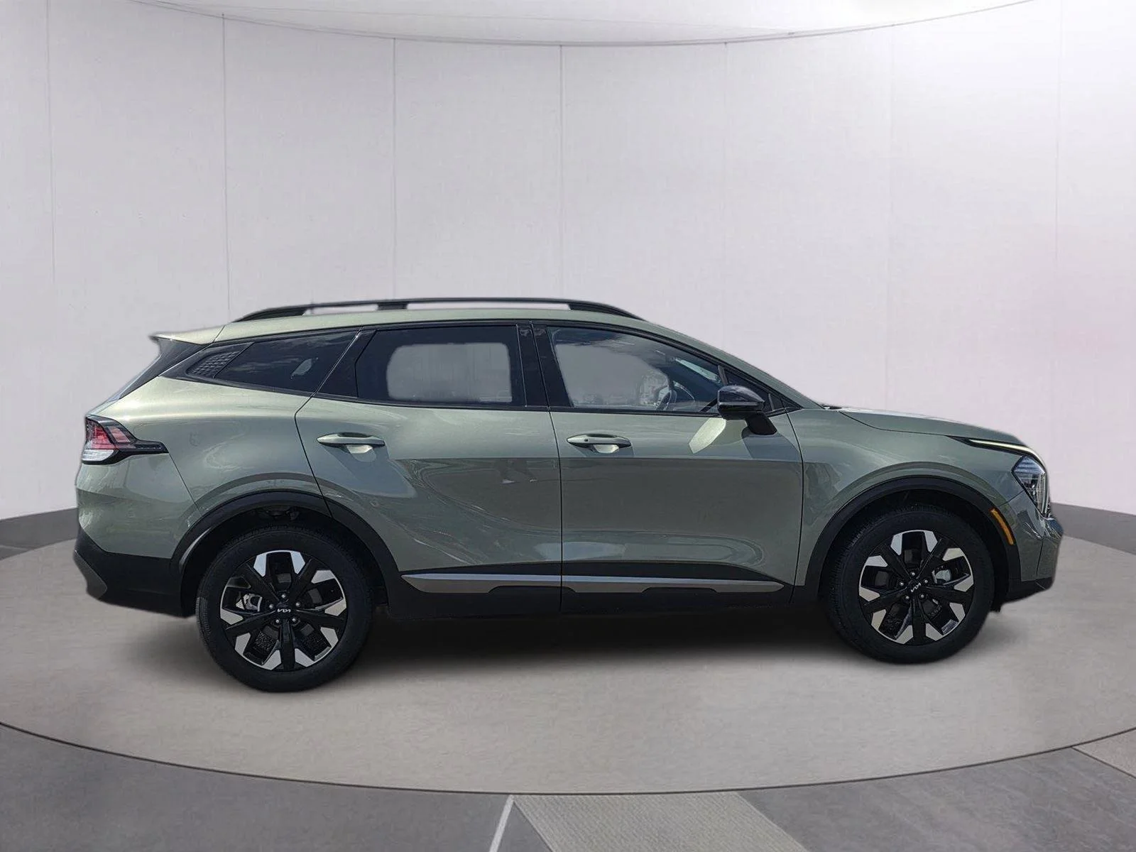 Used 2024 Jungle Green Kia X-Line image 4
