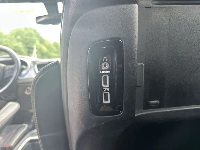 Used 2018 Black Chrysler Limited image 56