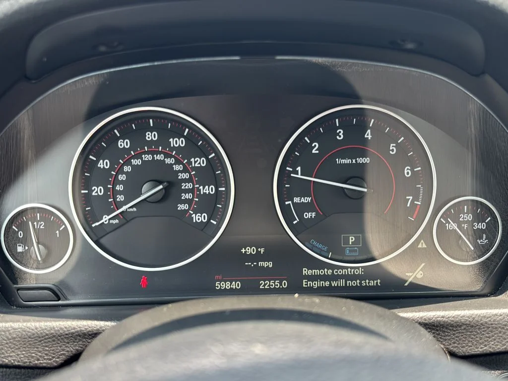 Used 2018 Alpine White BMW 330e iPerformance image 24