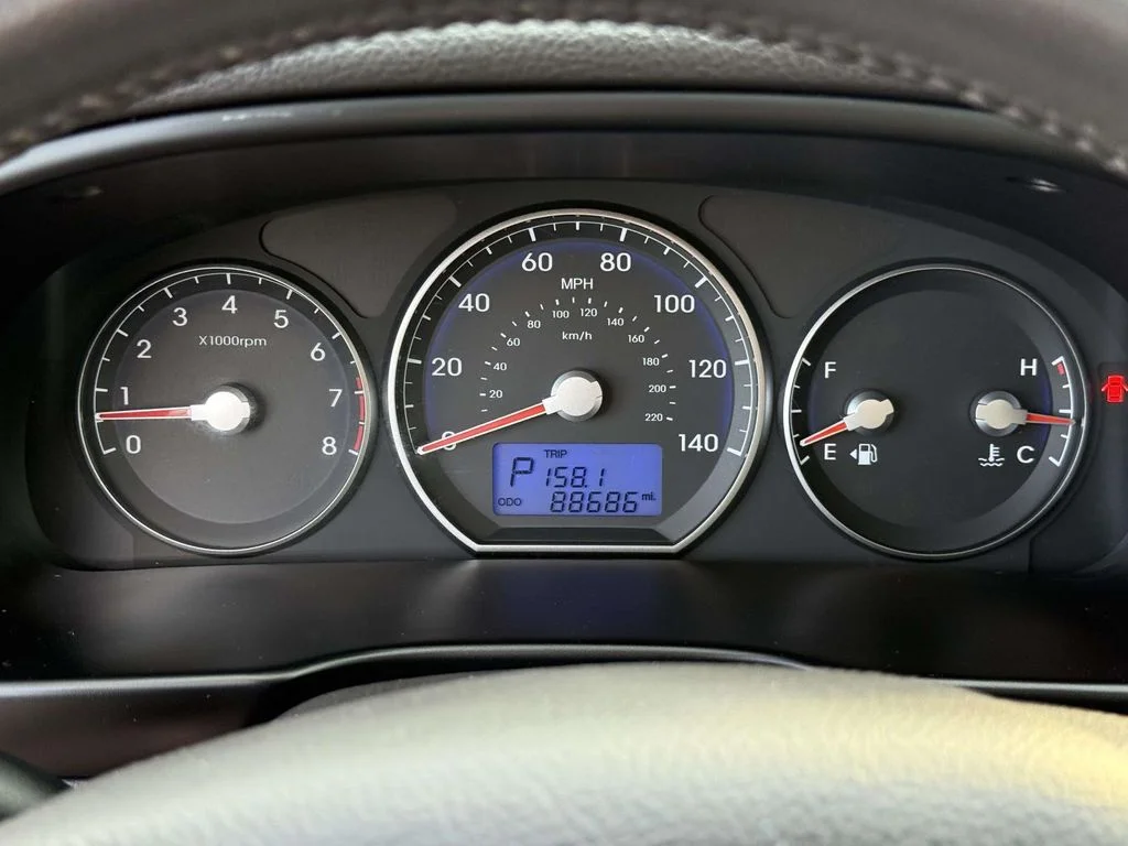 Used 2011 Gray Hyundai Limited image 27