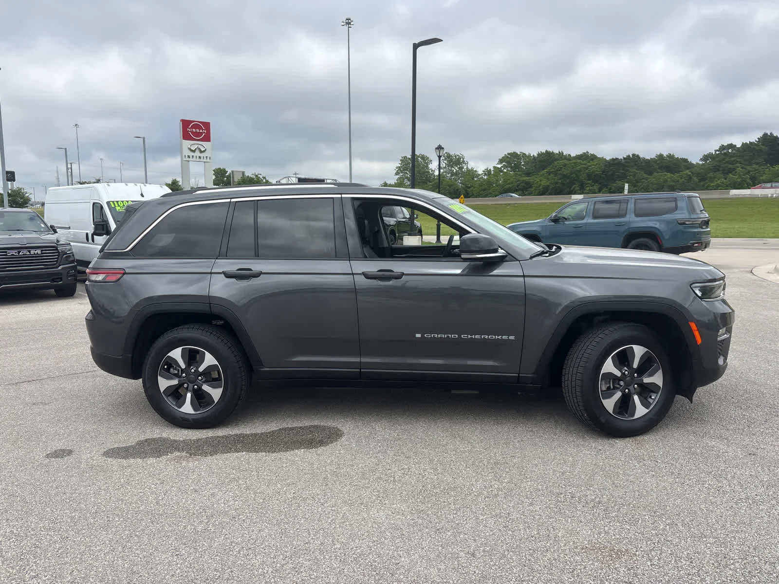 Used 2022 Baltic Gray Metallic Clearcoat Jeep  image 10