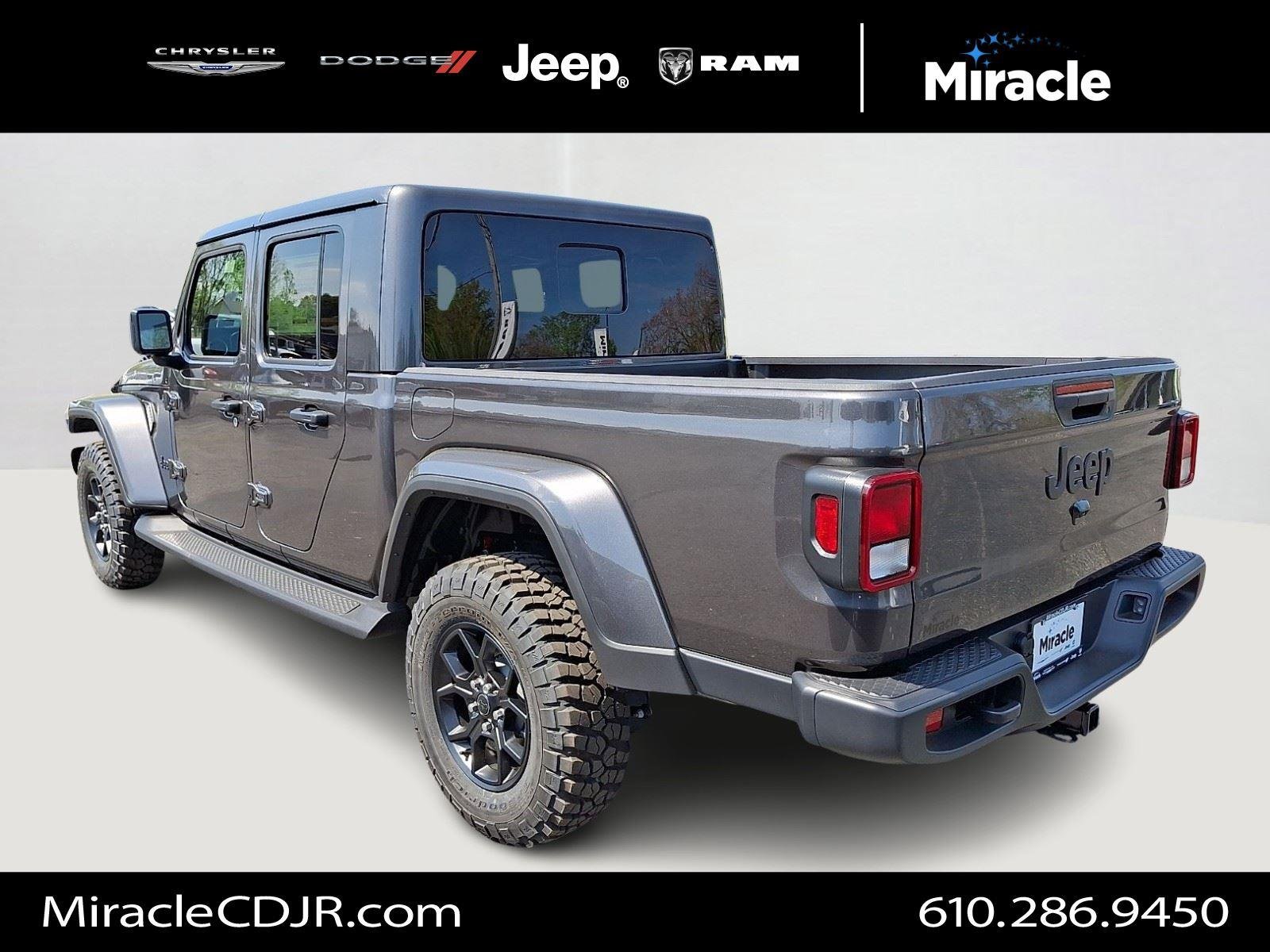 New 2026 Granite Crystal Metallic Clear-Coat Exterior Paint Jeep Texas Trail image 4