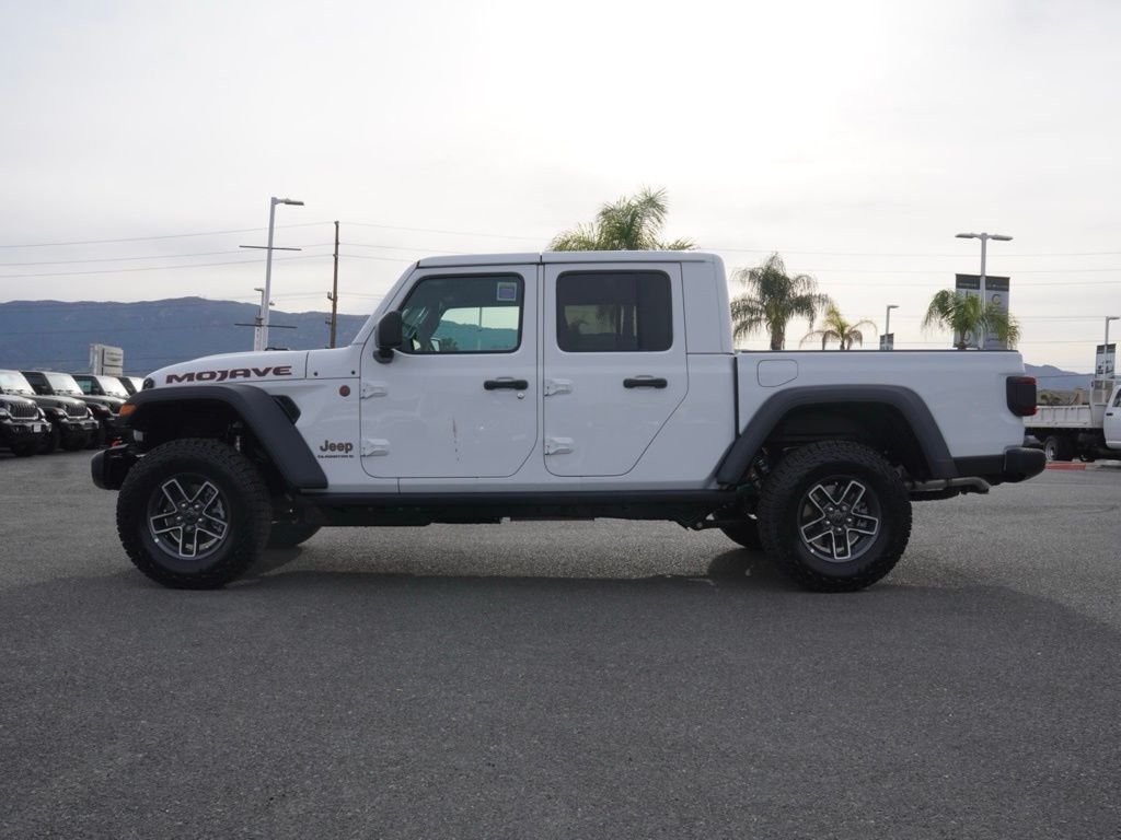 New 2026 Bright White Clear-Coat Exterior Paint Jeep Mojave image 6