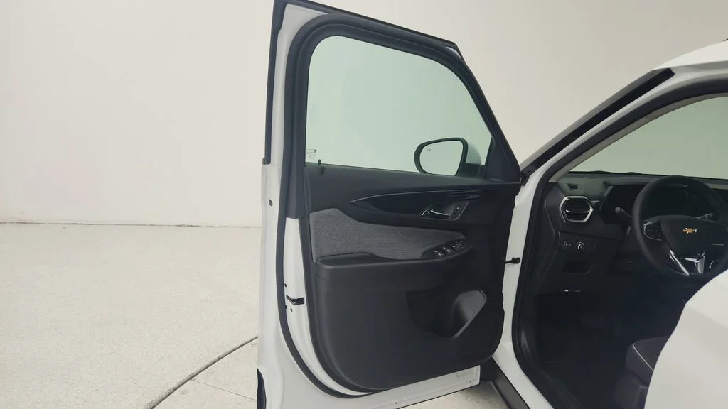 New 2026 Summit White Chevrolet LT image 20