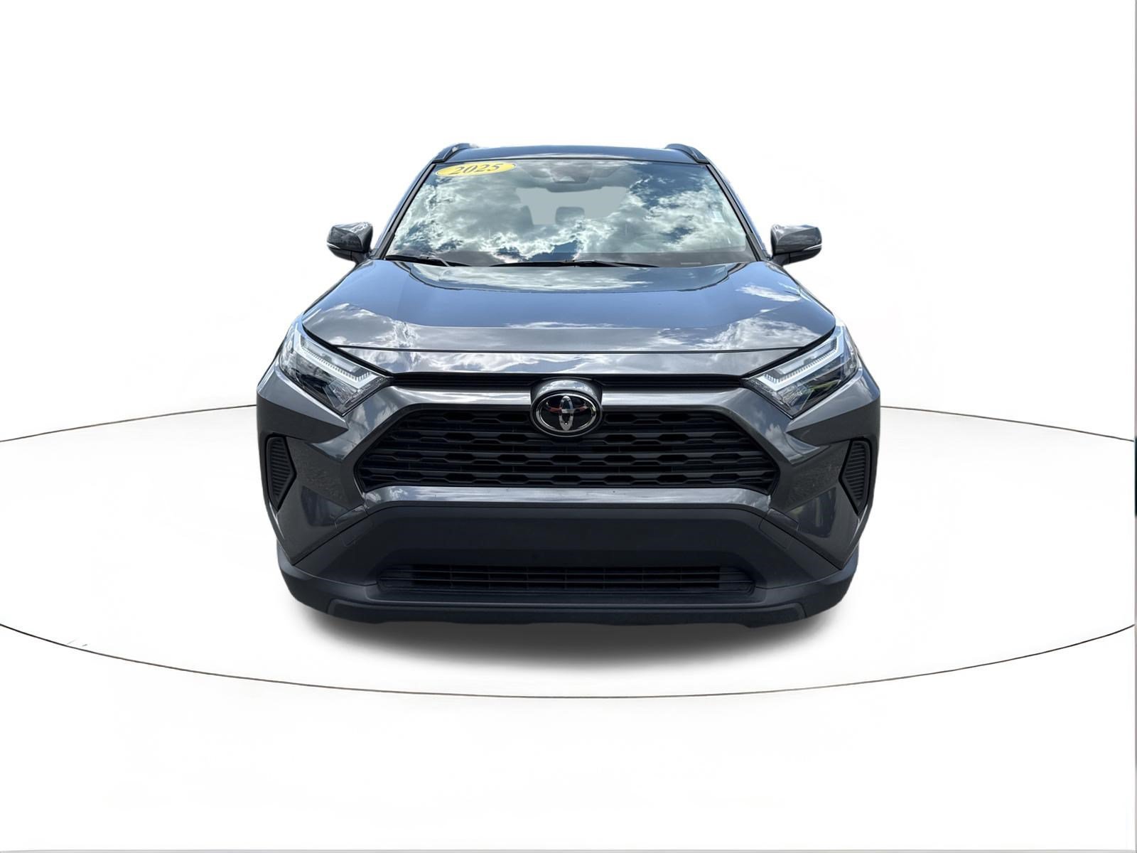 2025 Toyota RAV4 LE - Photo 8