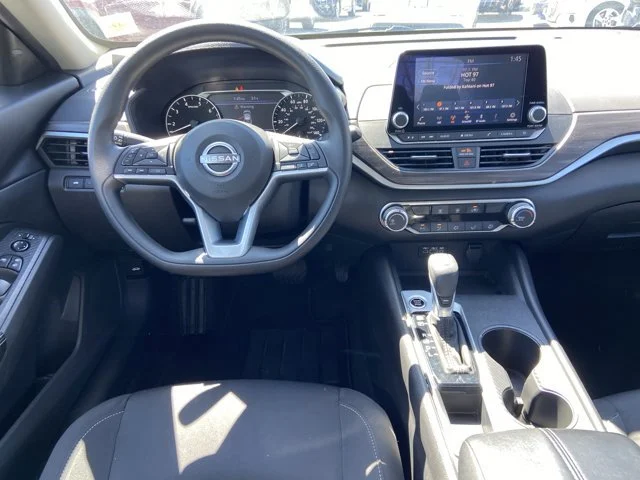 2025 Nissan Altima SV - Photo 13