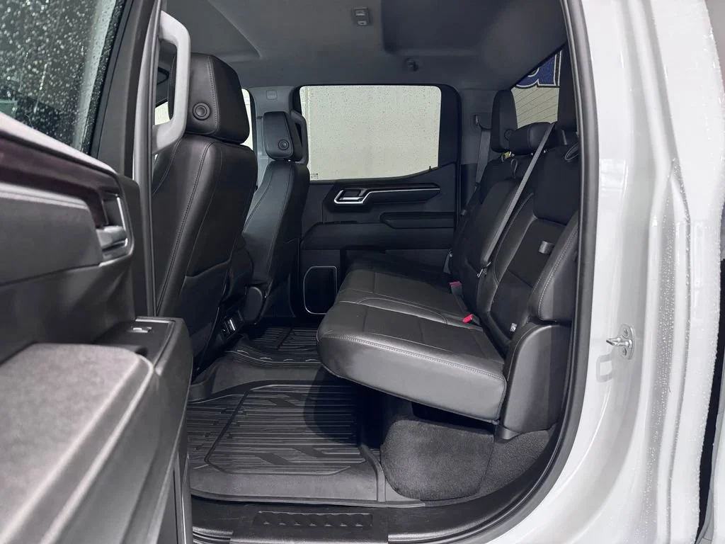 2025 GMC Sierra 1500 SLT - Photo 13