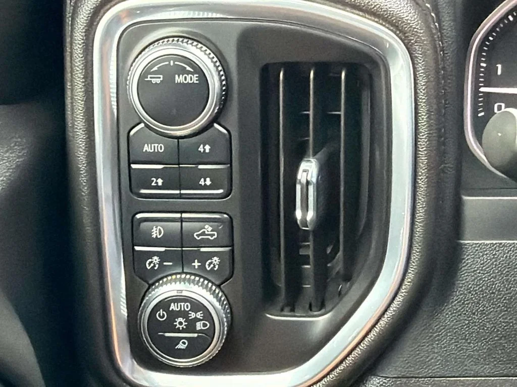 Used 2022 Onyx Black GMC Denali image 26