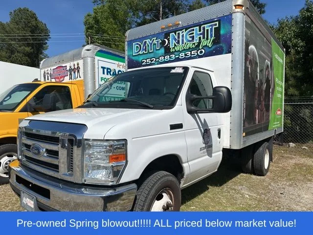 Used 2017 White Ford XL image 2