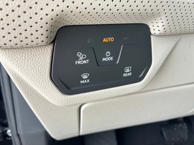 New 2026 Deep Black Volkswagen 2.0T SE w/Technology image 9