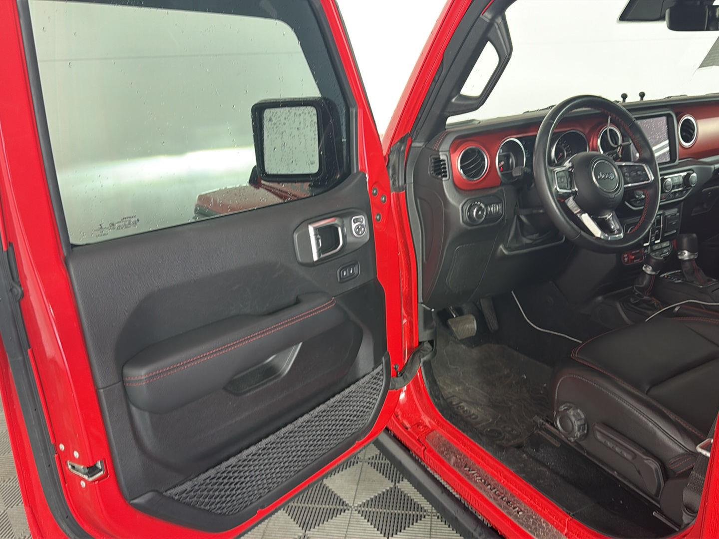 Used 2022 Firecracker Red Clearcoat Jeep Unlimited Rubicon image 10