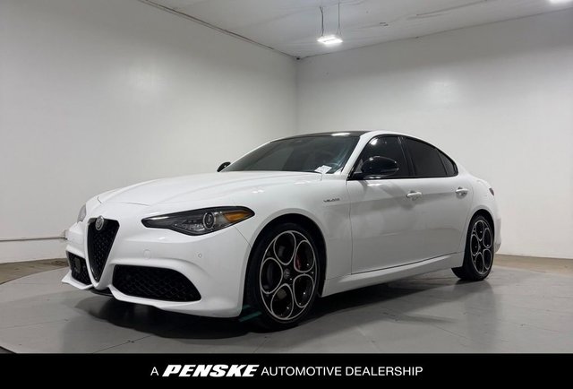 2023 Alfa Romeo Giulia Veloce RWD photo