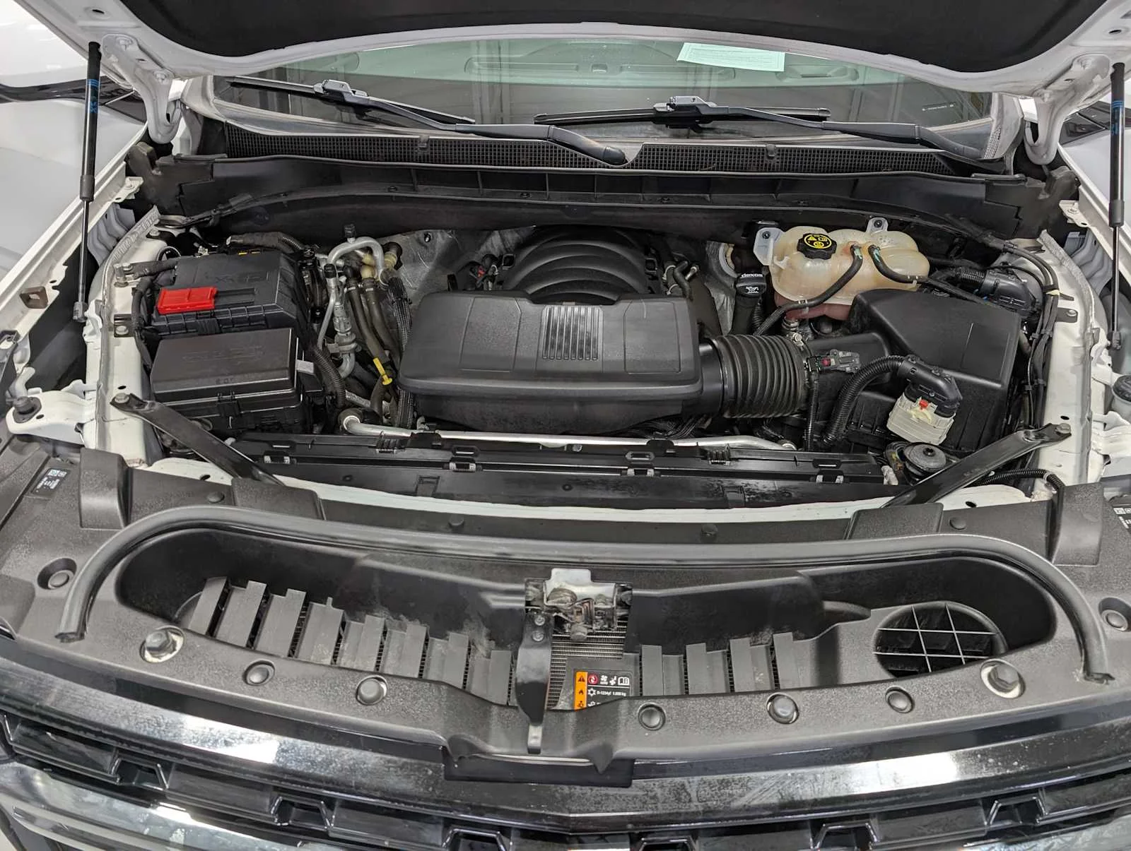 Used 2022 Summit White Chevrolet Z71 image 15