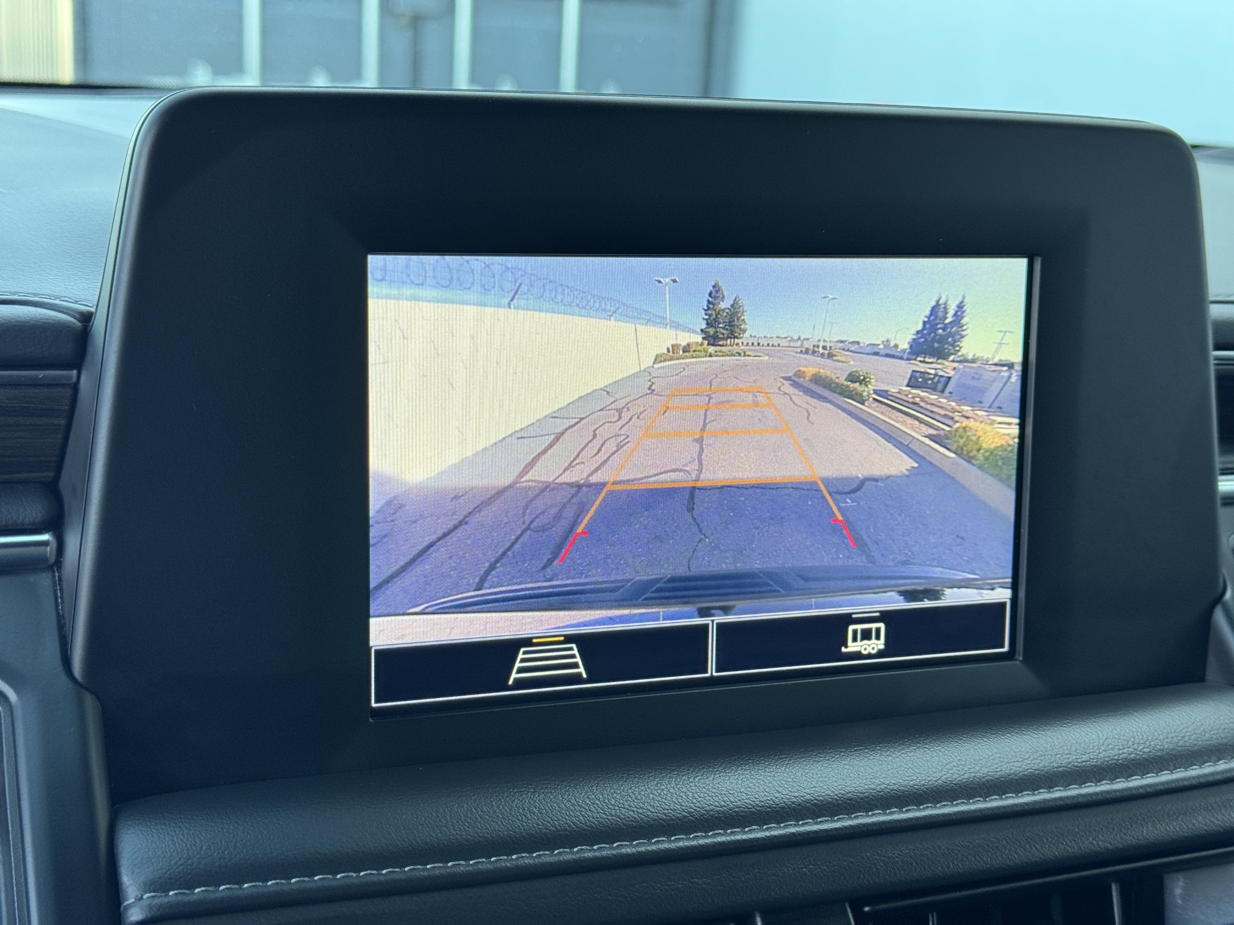 2024 Chevrolet Suburban LS - Photo 27