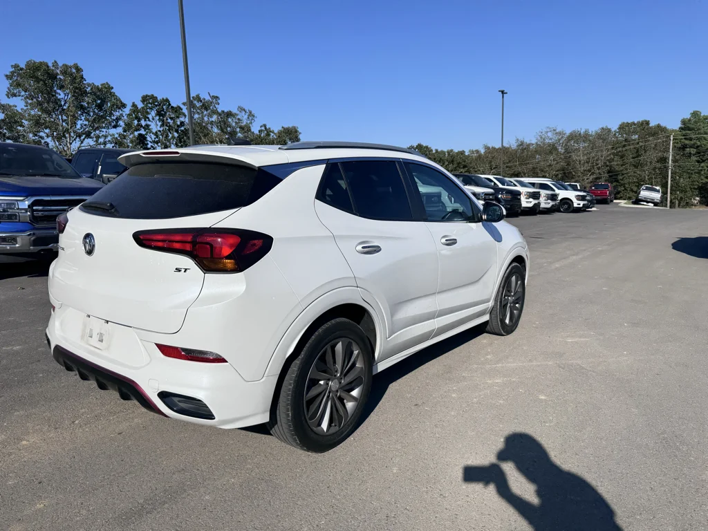 Used 2023 White Frost Tricoat Buick Select image 6