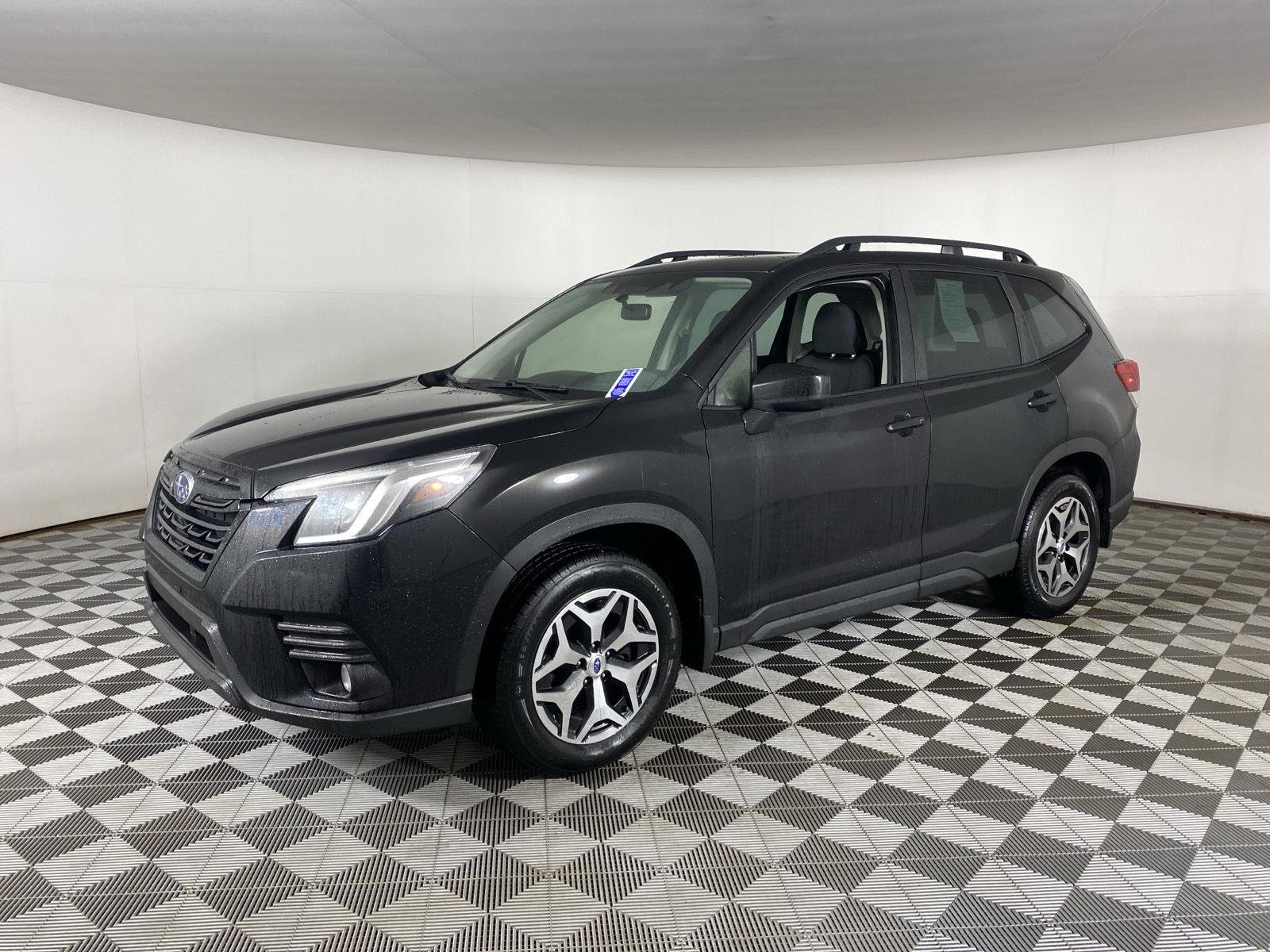 Used 2023 Crystal Black Silica Subaru Premium image 3