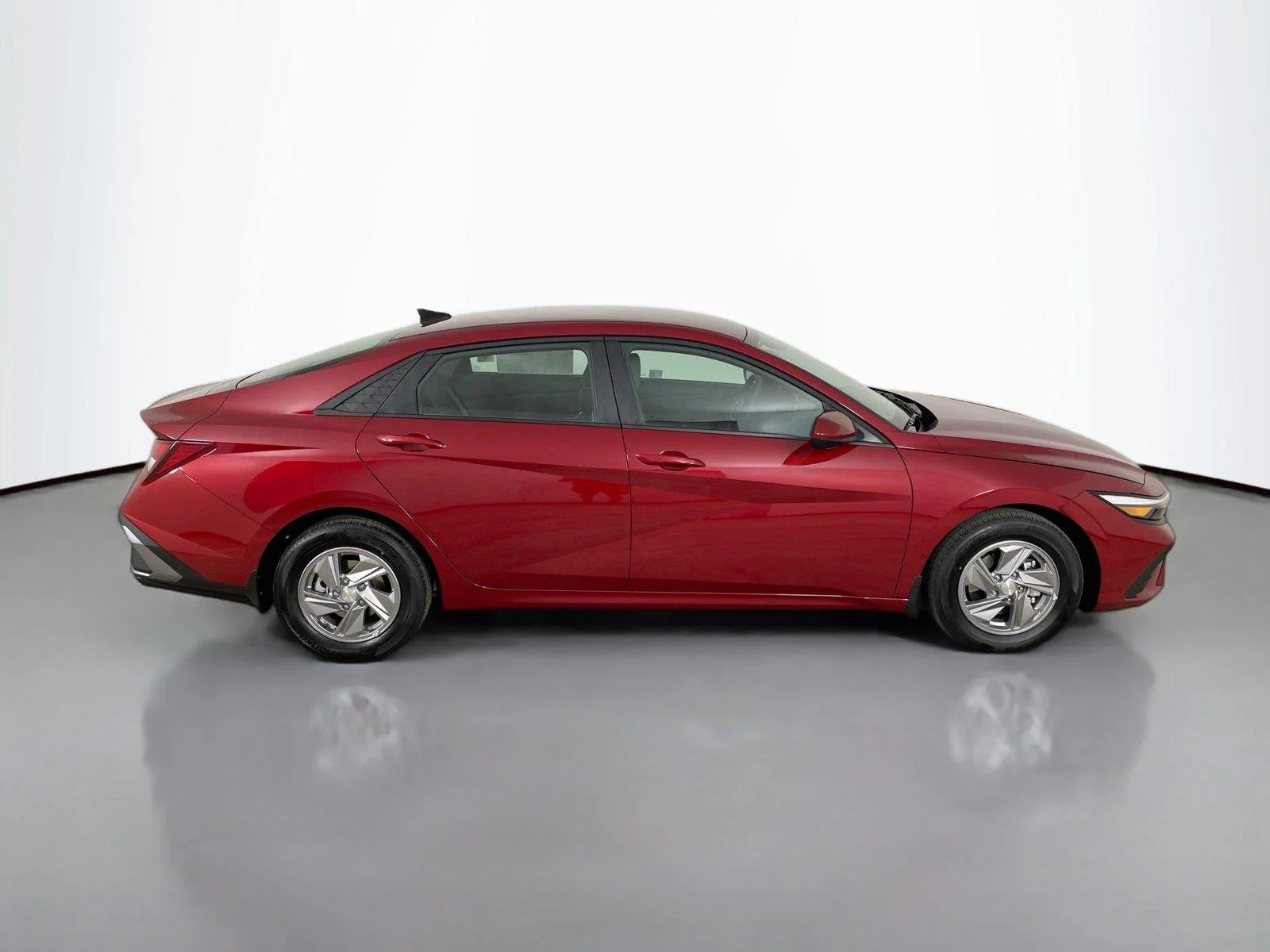 Used 2025 Ultimate Red Hyundai SE image 8