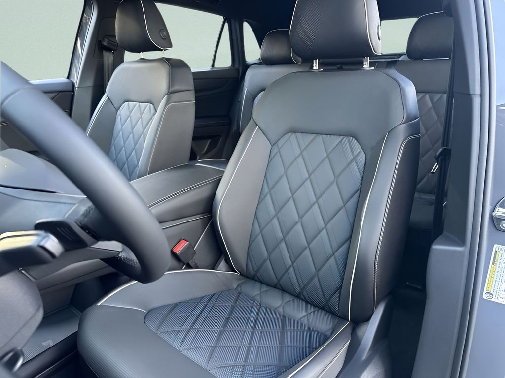 New 2026 Pure Gray Volkswagen 2.0T SEL Premium R-Line image 11