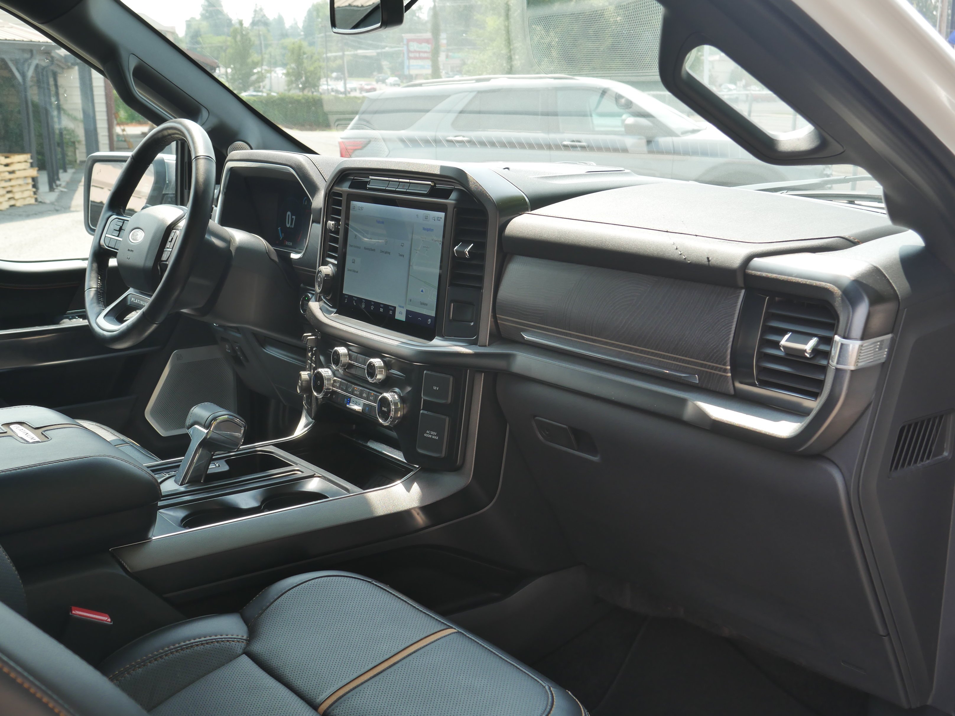 Used 2023 Star White Metallic Tri-Coat Ford Platinum image 30