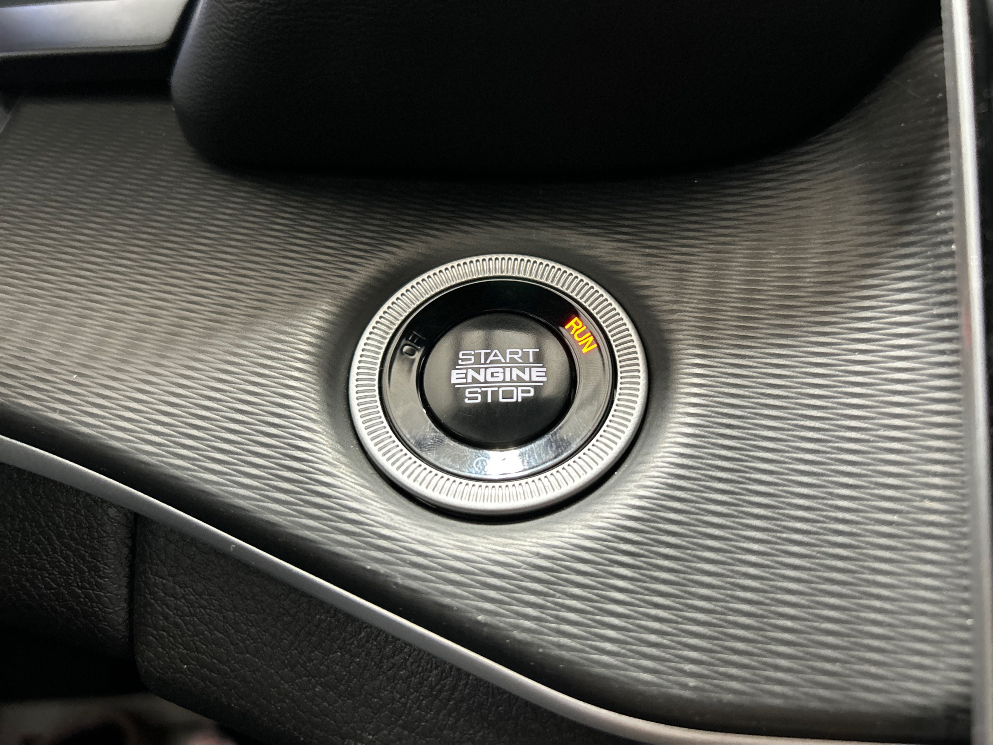 Used 2024 Gray Jeep Altitude image 27