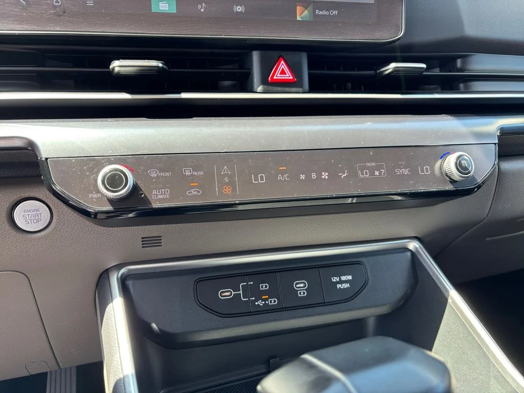 Used 2025 Blue Kia LXS image 28