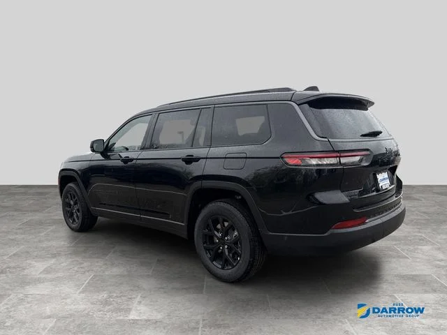New 2026 Diamond Black Crystal Pearl-Coat Exterior Paint Jeep Laredo image 5