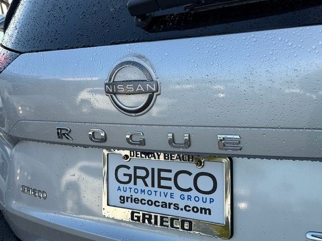 Used 2022 Silver Nissan SV image 15