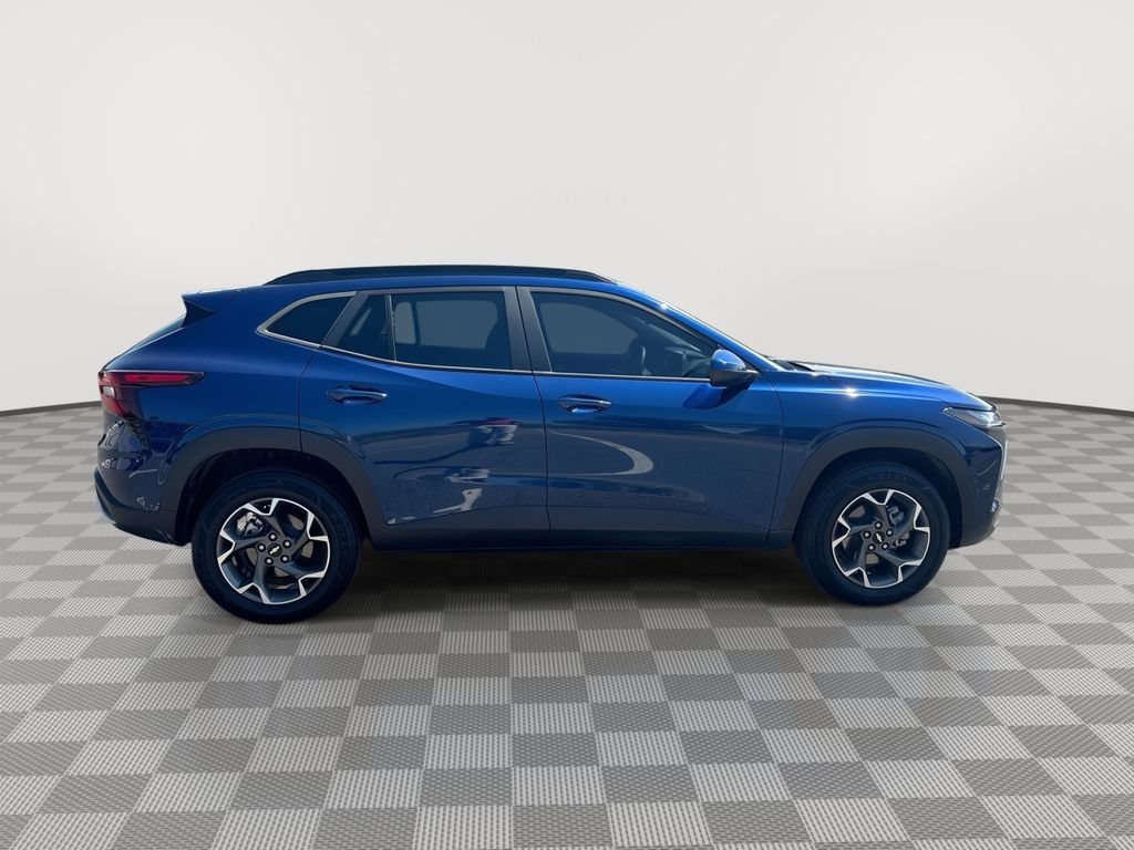 2024 Chevrolet Trax LT - Photo 12