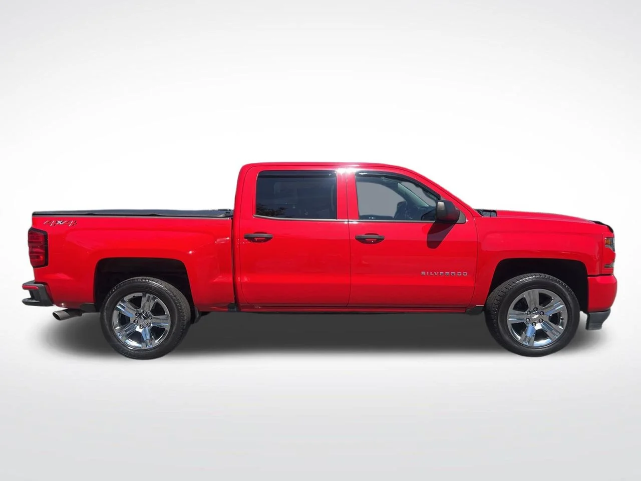 Used 2018 Red Chevrolet Custom image 7
