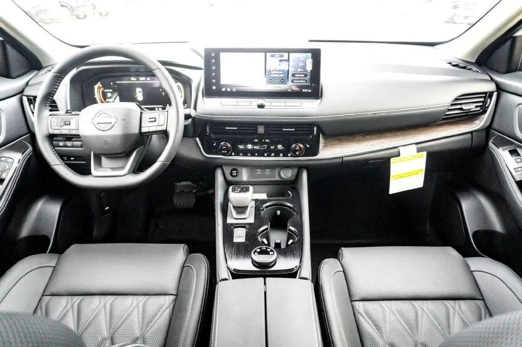New 2026 White Nissan Platinum image 20