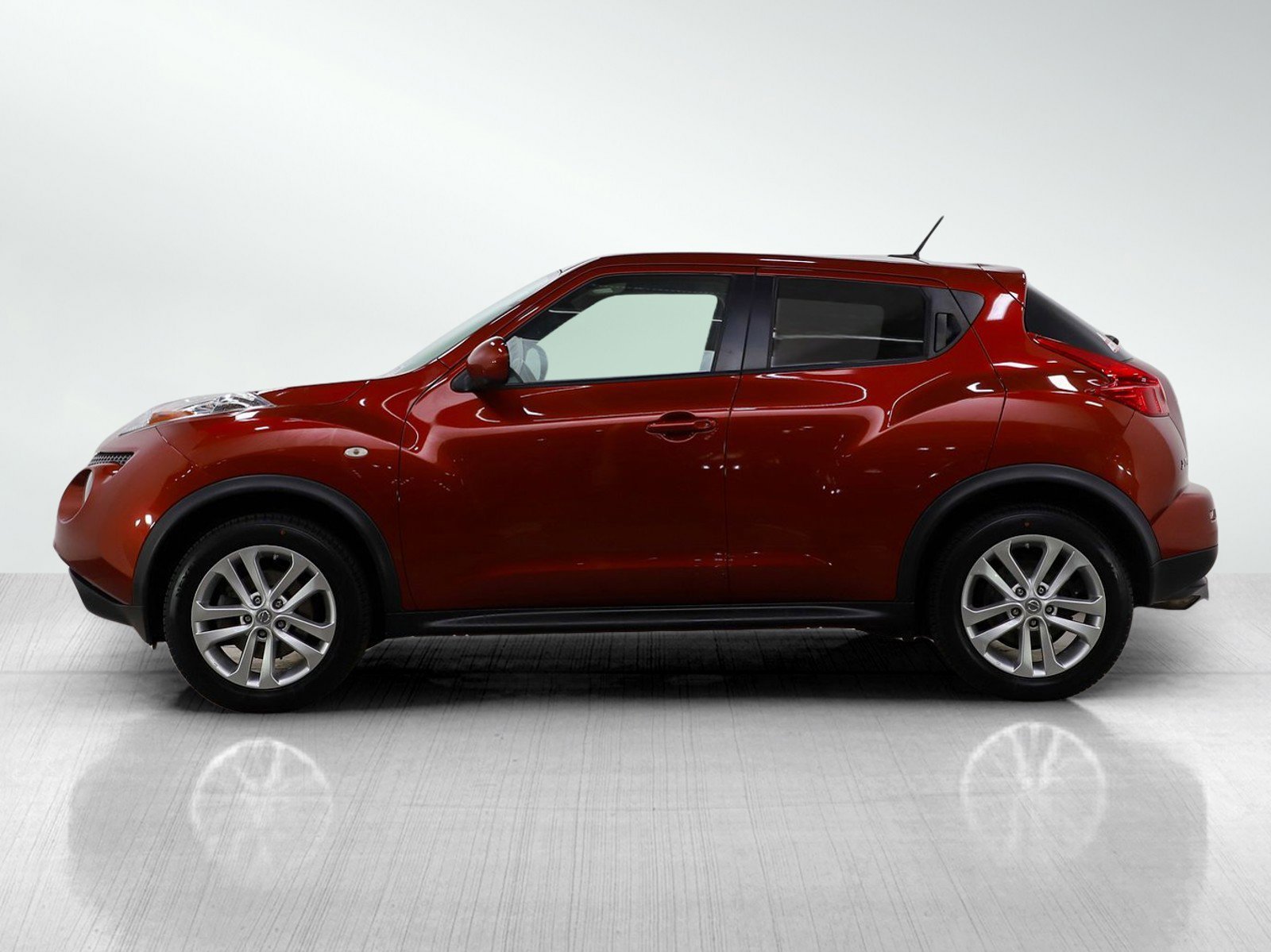 Used 2014 Nissan JUKE SL with VIN JN8AF5MV8ET484788 for sale in Minneapolis, Minnesota