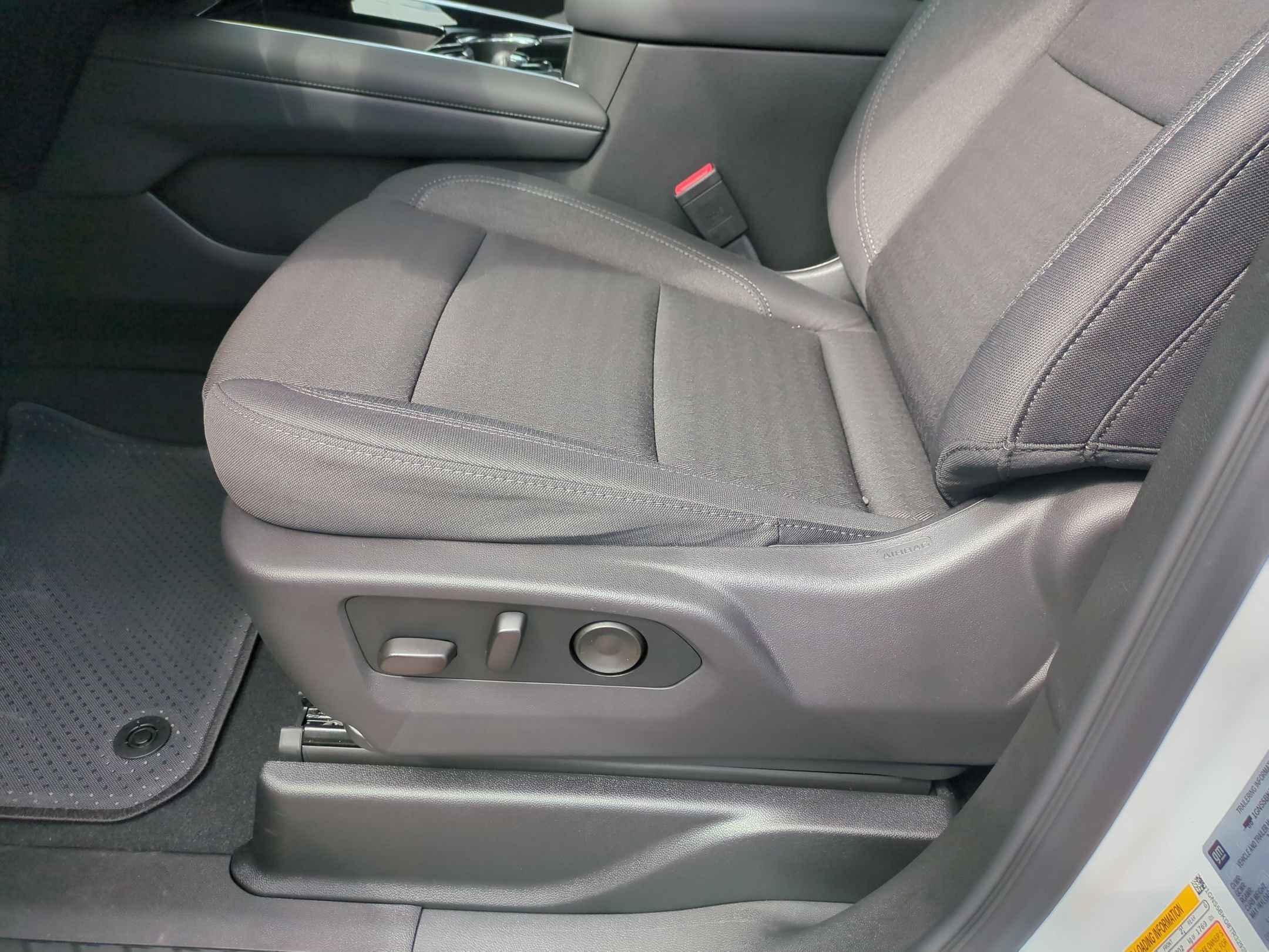2026 Chevrolet Suburban LS - Photo 12