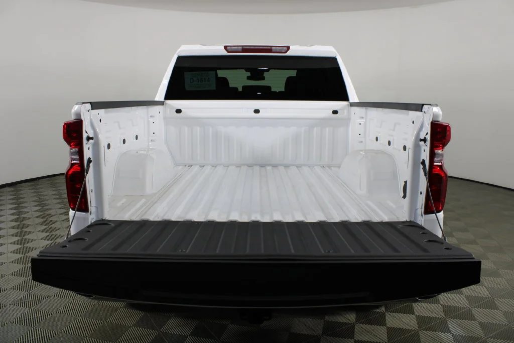 New 2026 Summit White Chevrolet LT (2FL) image 7