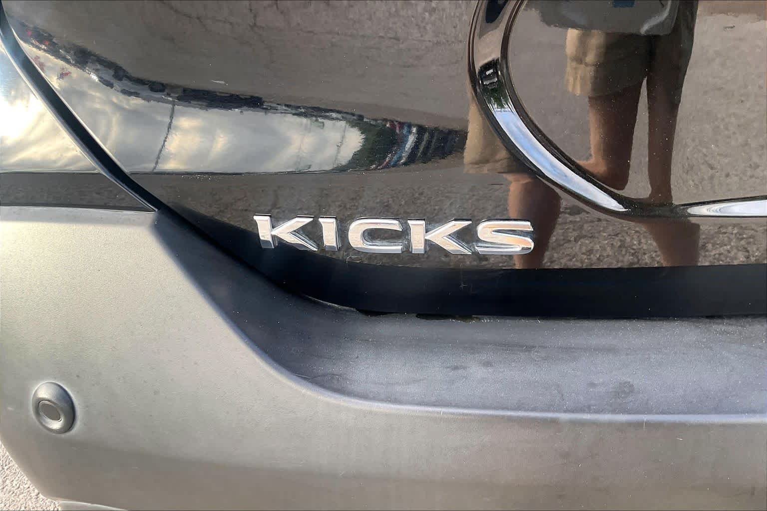 Used 2020 Super Black Nissan S image 10