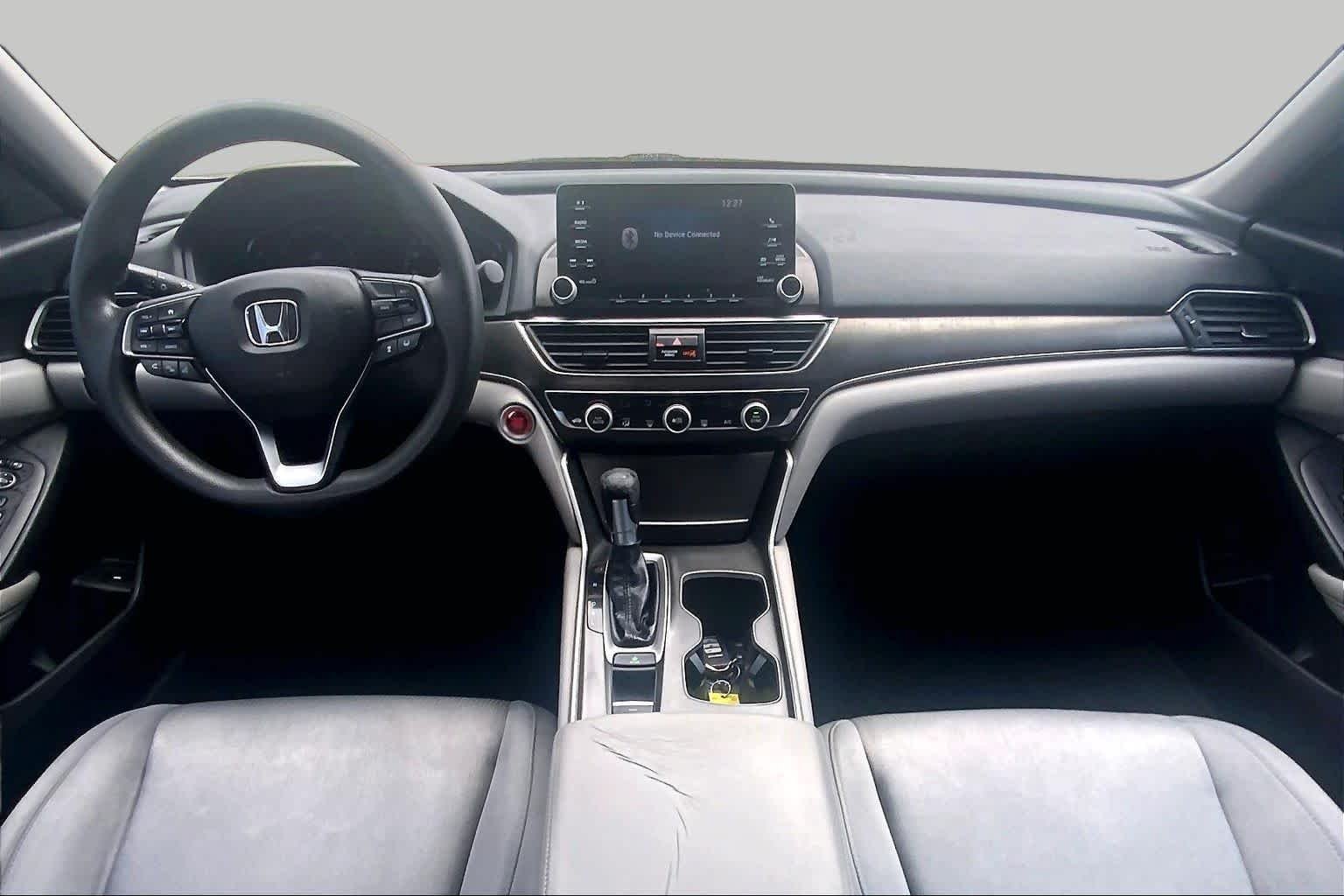 Used 2018 Lunar Silver Metallic Honda LX 1.5T image 15