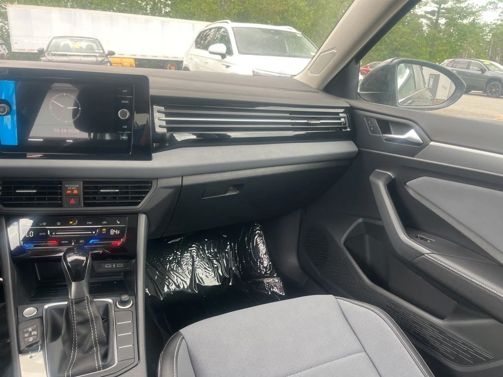 New 2026 Black Volkswagen 1.5T SE image 12