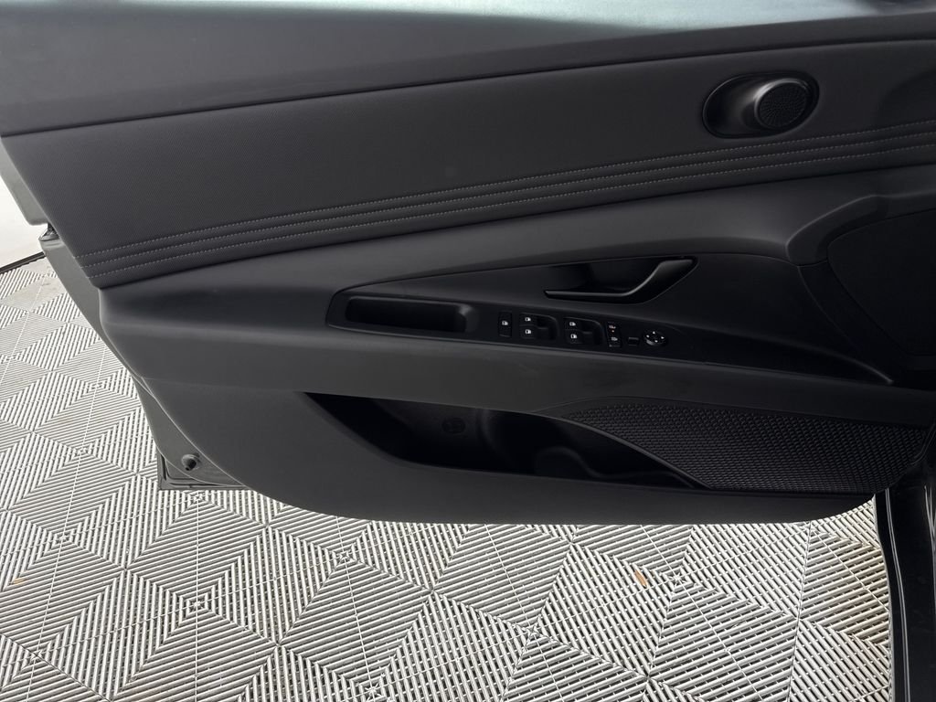 Certified Used 2025 Gray Hyundai SEL Sport image 12