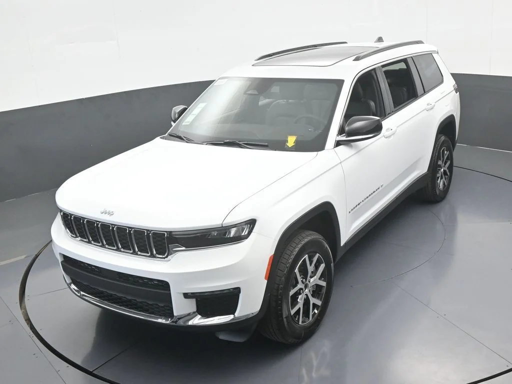 Used 2025 Bright White Clearcoat Jeep Limited image 43