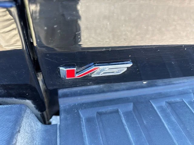 Used 2022 Black GMC AT4 w/Cloth image 15
