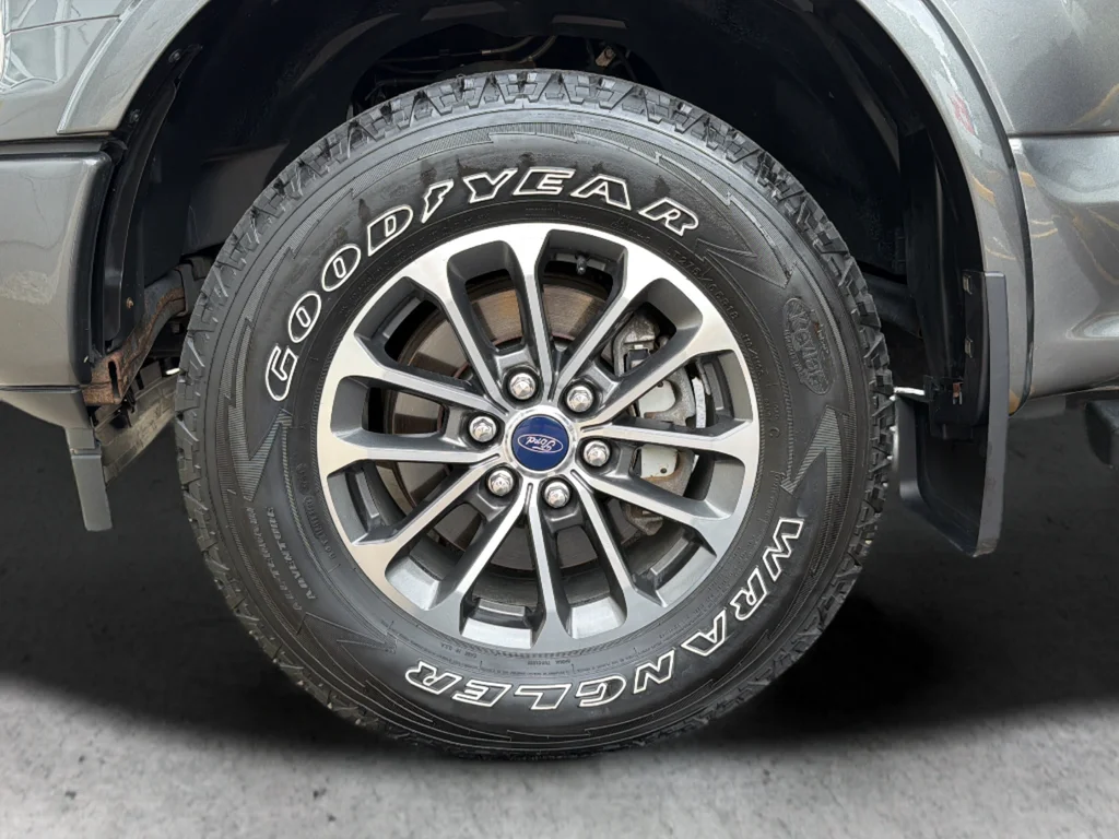 Used 2018 Gray Ford XLT image 46