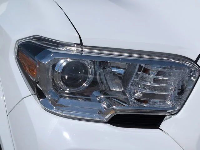 Certified Used 2022 White Toyota SR5 image 10